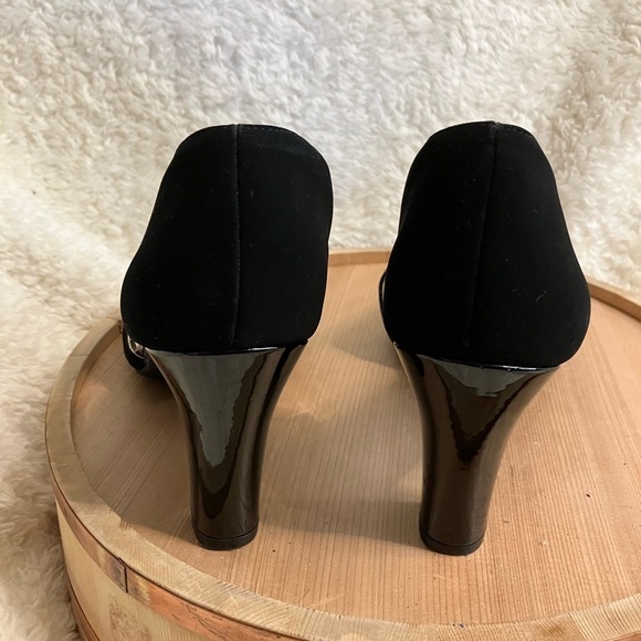 EUC Life Stride Soft System Caren Faux Suede Leather Cut-out Size 11 - Picture 5 of 10